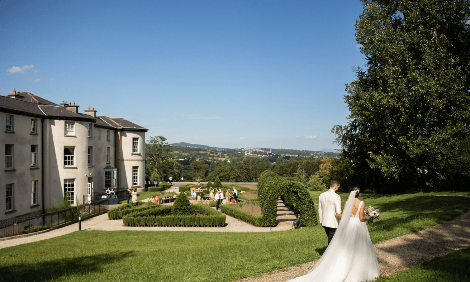couple in the parterre garden